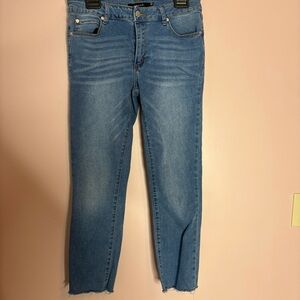 💙Tahari Mid-Rise Olivia Ankle Jeans